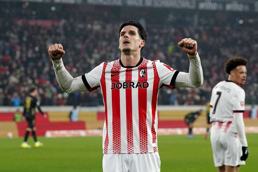 Freiburg celebrate goal