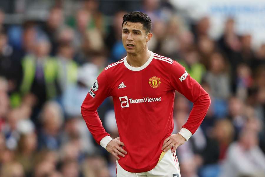 For Manchester United to be successful they must sell Ronaldo, claims Rooney