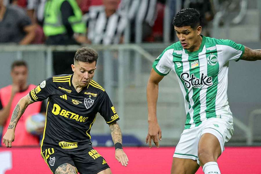 Bernard fez sua reestreia com a camisa do Atlético-MG após 11 anos