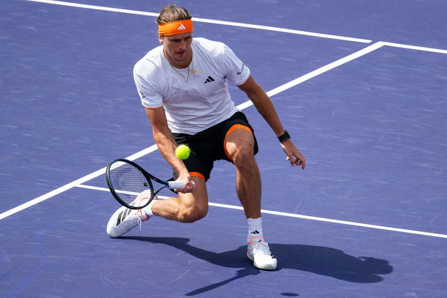 Alexander Zverev in action against Matteo Berrettini at Indian Wells
