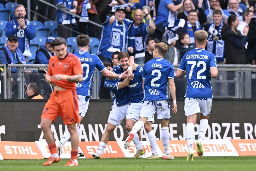 Nowy lider Ekstraklasy rozpoczął tygodniowy urlop. "To dla nas bardzo cenne" Nowy lider Ekstraklasy rozpoczął tygodniowy urlop. "To dla nas bardzo cenne"