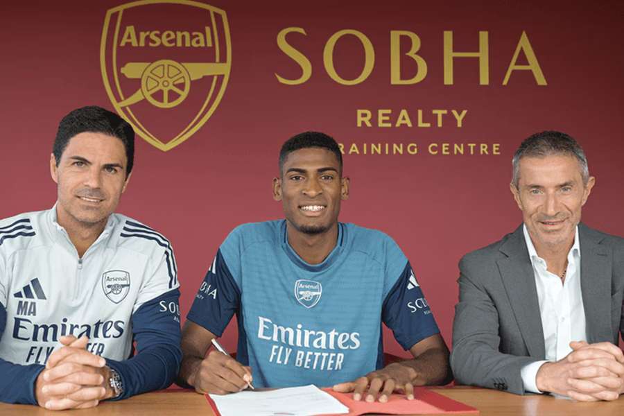 Cristhian Mosquera a semnat cu Arsenal