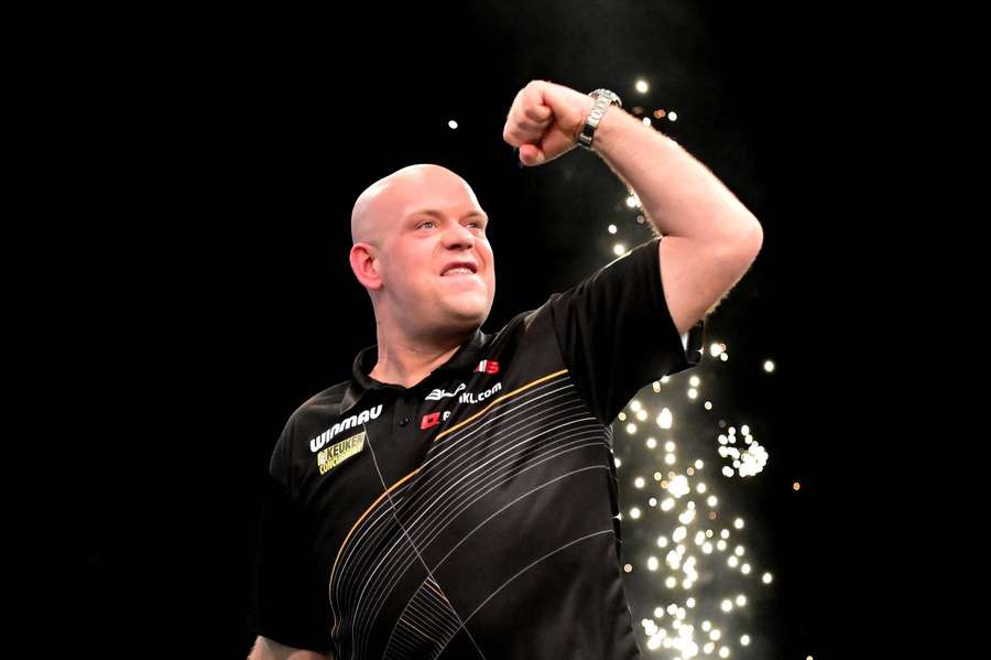 Van Gerwen vinga-se de Littler
