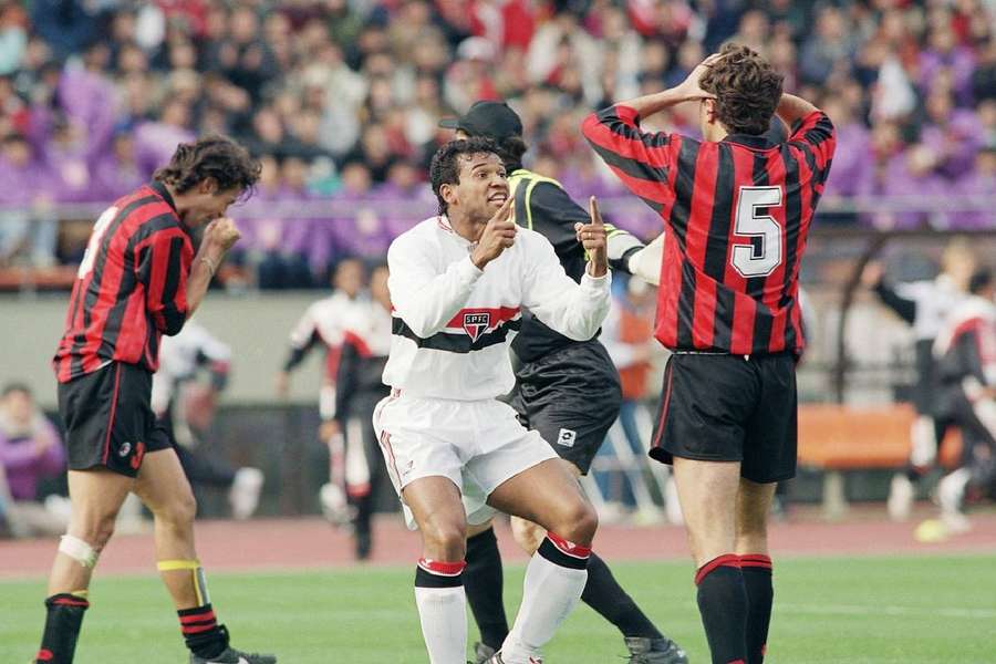 Muller fez o gol do título aos 41 minutos do segundo tempo 