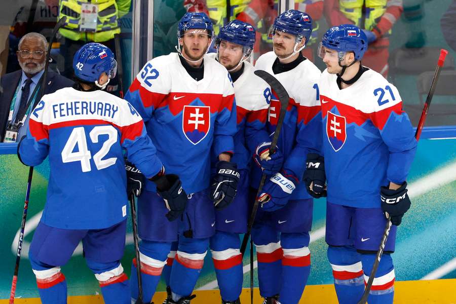 Hokejoví reprezentanti sa ukážu v dueli o tretie miesto. Hokejoví reprezentanti sa ukážu v dueli o tretie miesto.