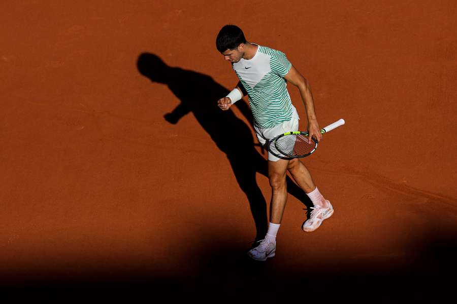 Carlos Alcaraz und Stefanos Tsitsipas in nächster Runde von RollandGarros 2023