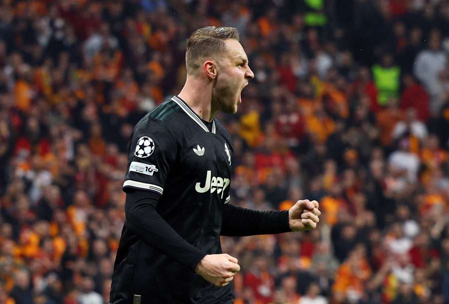 Koopmeiners celebrates his equaliser