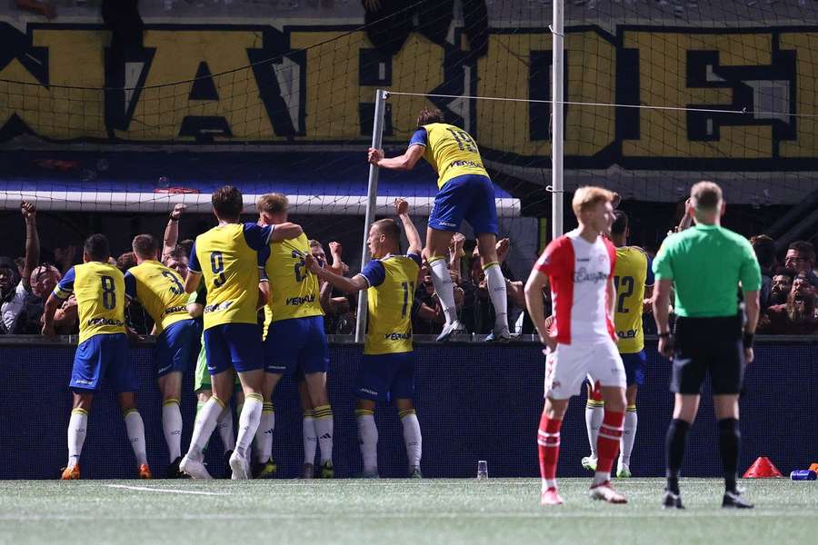 Cambuur viert feest na de langverwachte gelijkmaker van Wiebe Kooistra