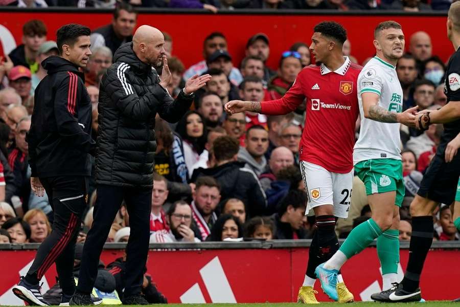 Sancho foi afastado pelo treinador Erik ten Hag