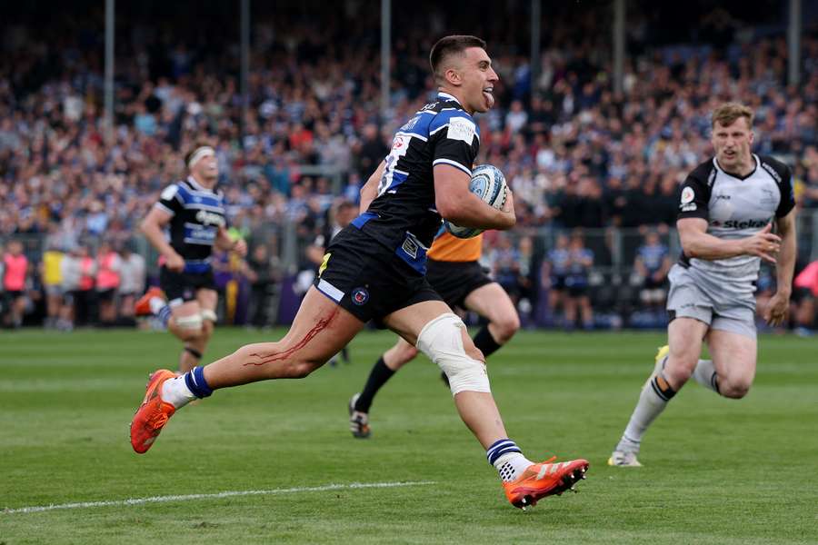 Cameron Redpath of Bath scores his team's eighth try against Newcastle on Saturday