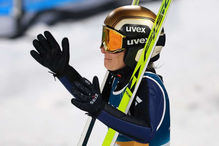 Sportlich läuft es für Katharina Schmid bei Olympia 2026 noch nicht.