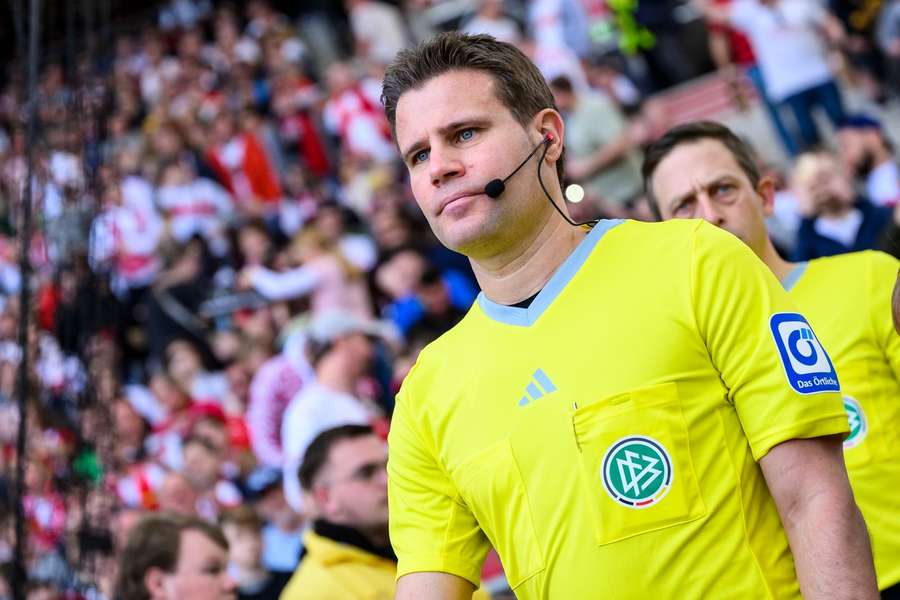 Felix Brych ist einer der renommiertesten Schiedsrichter weltweit – und jetzt auch Buchautor.