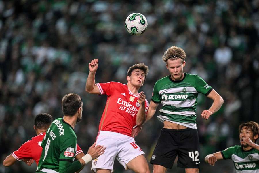 Hjulmand e João Neves falham reencontro