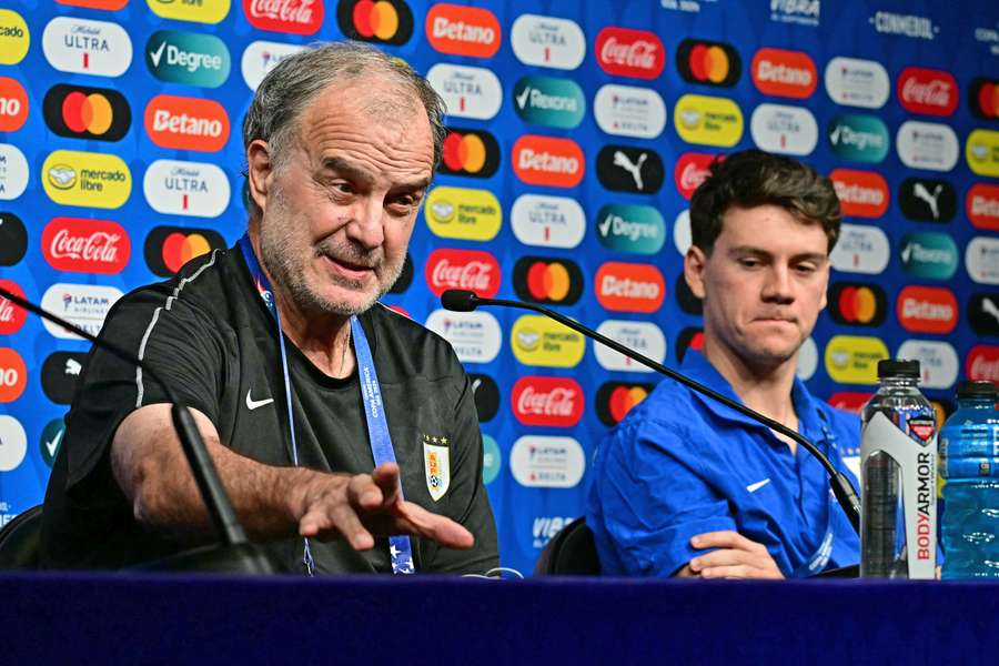 Bielsa, con Uruguay