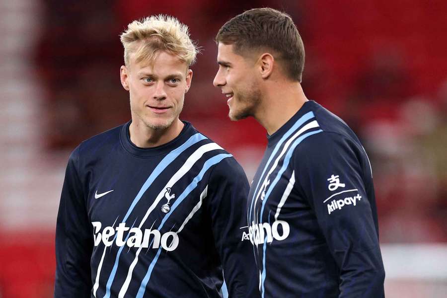 Jan Paul van Hecke (L) and Micky van de Ven ahead of Tottenham Hotspur's Carabao Cup game against Liverpool Jan Paul van Hecke (L) and Micky van de Ven ahead of Tottenham Hotspur's Carabao Cup game against Liverpool