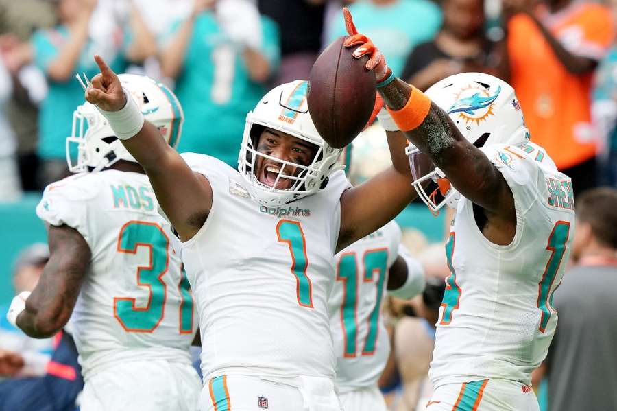 Grote blijdschap bij Tua Tagovailoa en Trent Sherfield