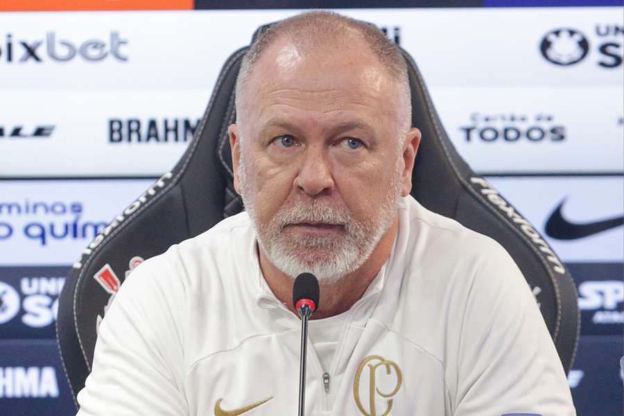 Mano Menezes está em sua terceira passagem no Timão
