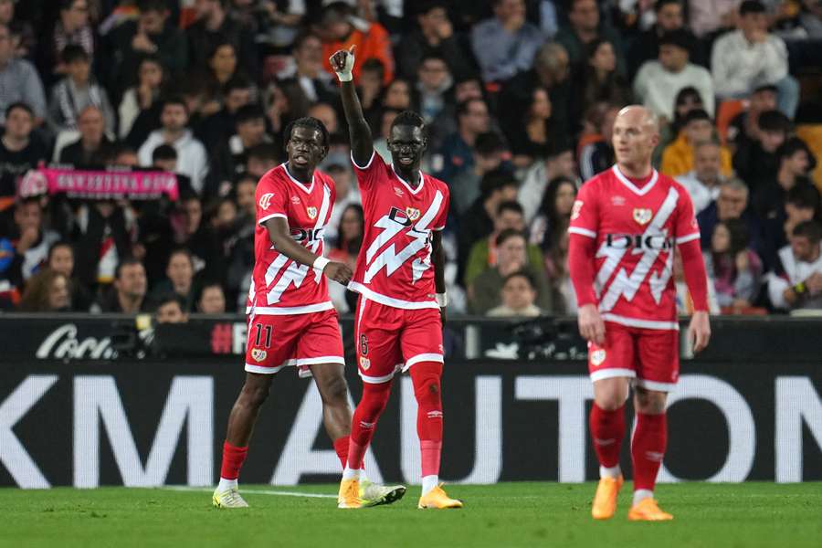 Pathé Ciss celebra su gol en Mestalla