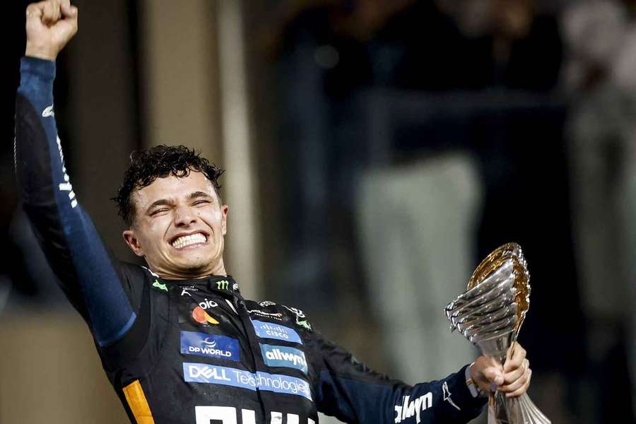 Norris slaví celkový triumf. Norris slaví celkový triumf.