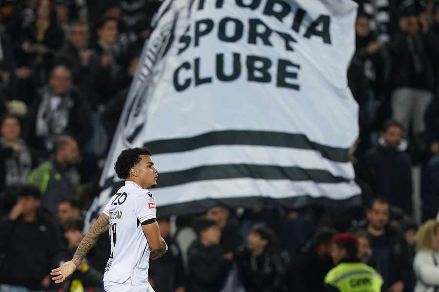 Kaio César vai ficar no clube vitoriano