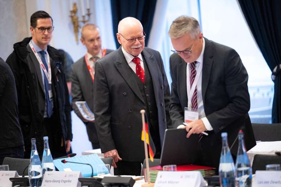 Ulrich Mäurer (M.) und seine Kollegen haben am Freitag die Ergebnisse der Innenministerkonferenz vorgestellt.
