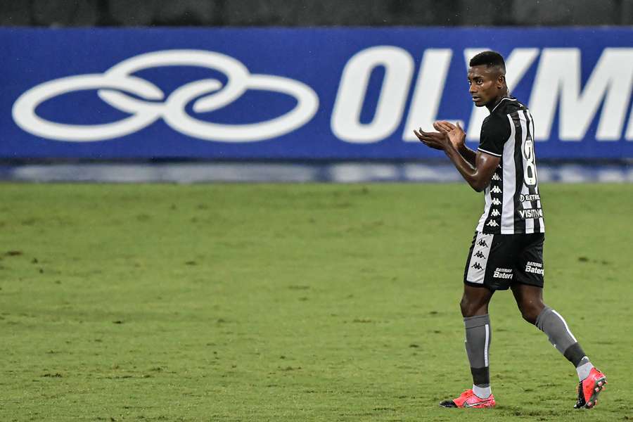 Kalou não deixou saudades entre os torcedores do Botafogo Kalou não deixou saudades entre os torcedores do Botafogo