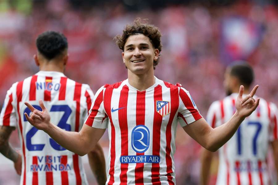 Julián Álvarez celebra uno de sus goles ante el Madrid