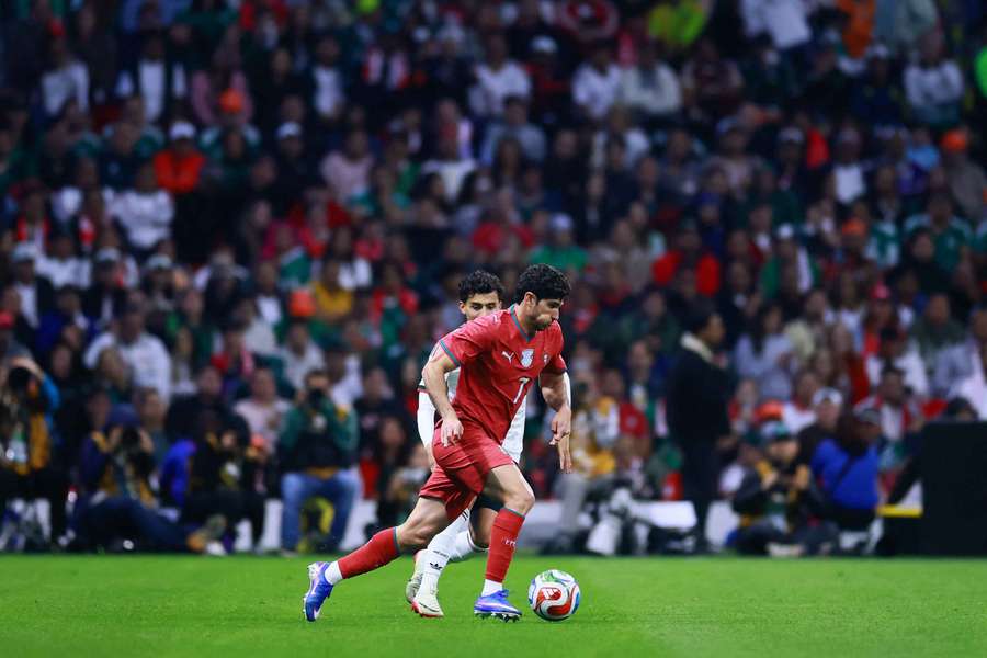 Gonçalo Guedes sufrió un golpe en el duelo ante México