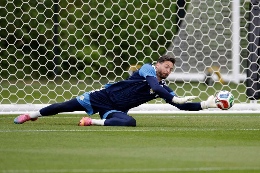 Najstarszy zawodnik mistrzostw świata Szkot Craig Gordon zakończył karierę Najstarszy zawodnik mistrzostw świata Szkot Craig Gordon zakończył karierę