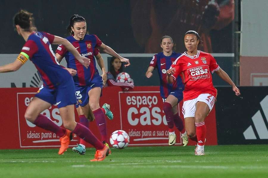 Benfica empatou com o poderoso Barcelona na última jornada da fase de grupos da Champions Benfica empatou com o poderoso Barcelona na última jornada da fase de grupos da Champions