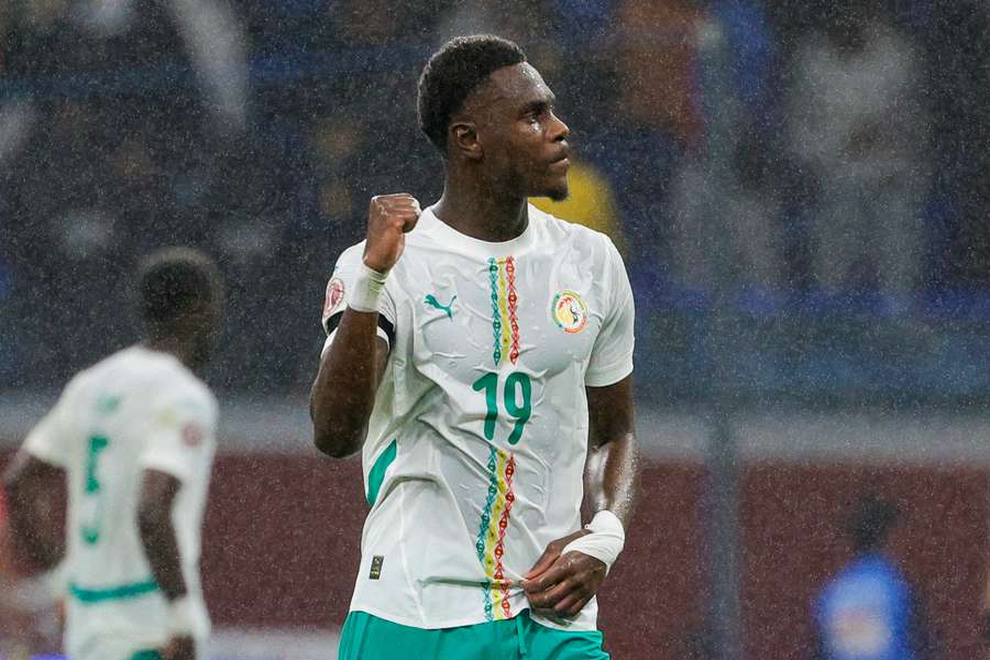 Senegal é o primeiro semifinalista