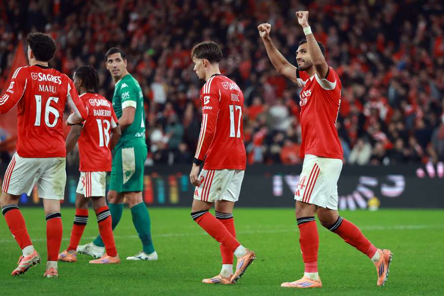 Vangelis Pavlidis festeja um dos três golos apontados ao Estoril no campeonato