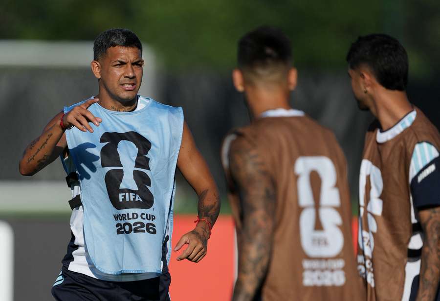 Fotbalisté Argentiny během tréninku. Fotbalisté Argentiny během tréninku.