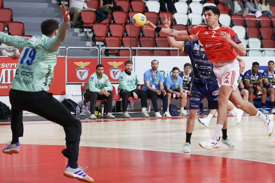 Benfica venceu o Póvoa no Pavilhão da Luz