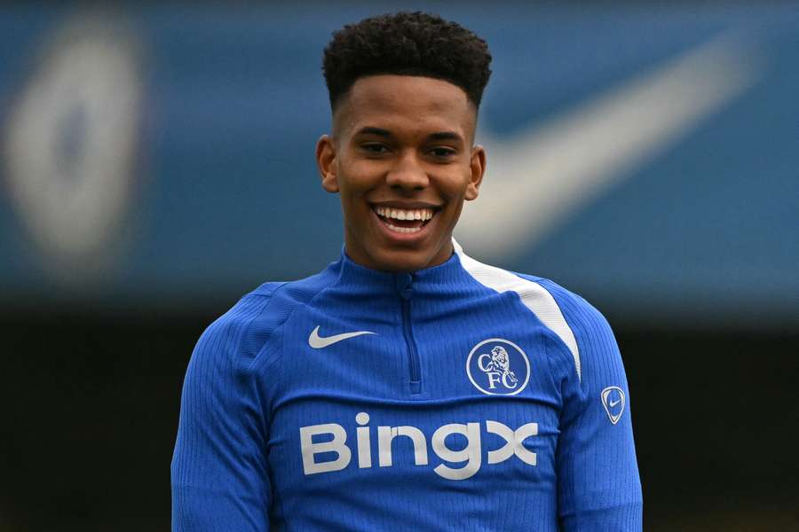 Estêvão deve ser titular em Cardiff Estêvão deve ser titular em Cardiff