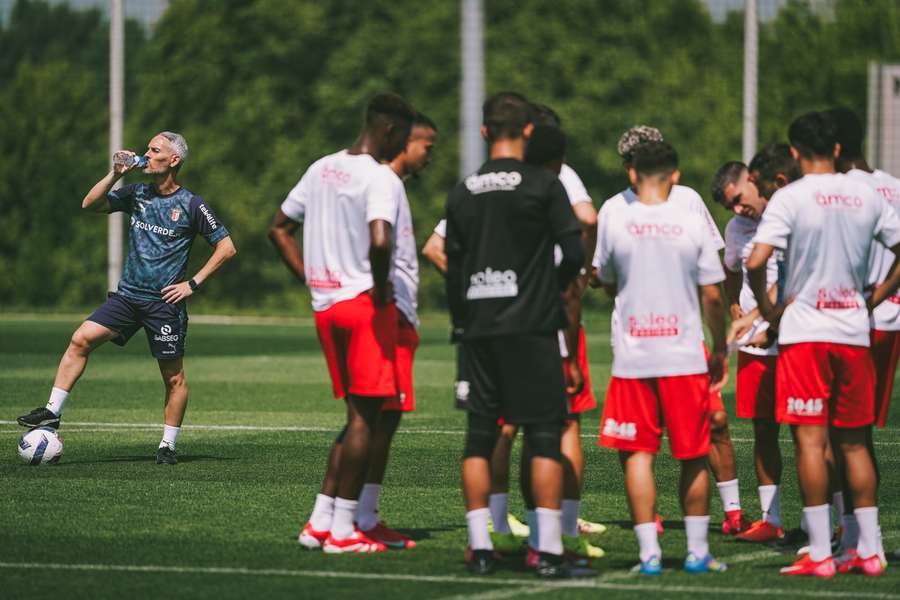 O plantel do SC Braga às ordens de Carlos Vicens