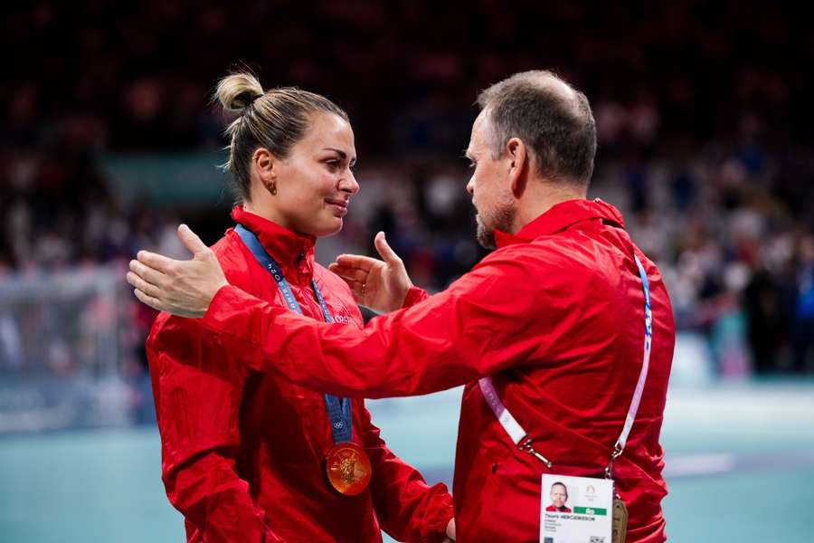 Nora Mørk og Thorir Hergeirsson efter medaljeceremnien ved OL