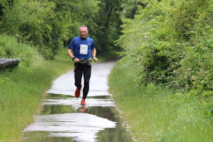 Gary McKee percorreu 15.330 quilômetros em 365 maratonas