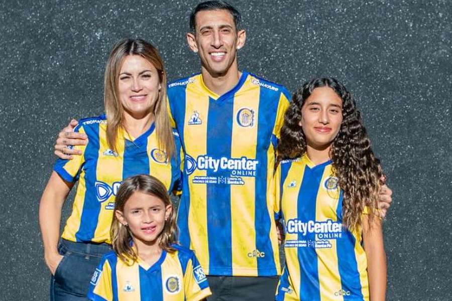 Di María e a família equipados à Rosario Central