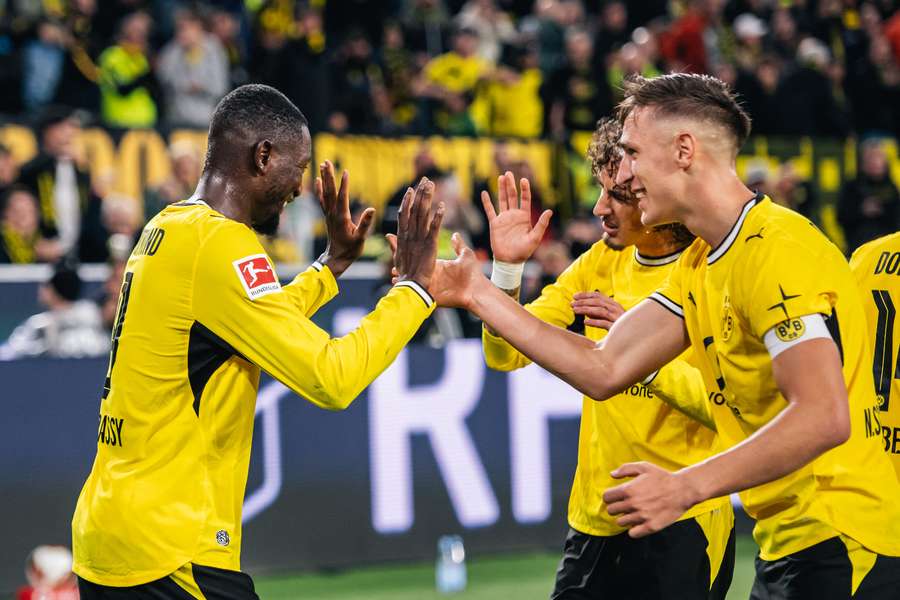 Der BVB muss innerhalb der nächsten sieben Tage nach Norwegen und Aserbaidschan. Der BVB muss innerhalb der nächsten sieben Tage nach Norwegen und Aserbaidschan.