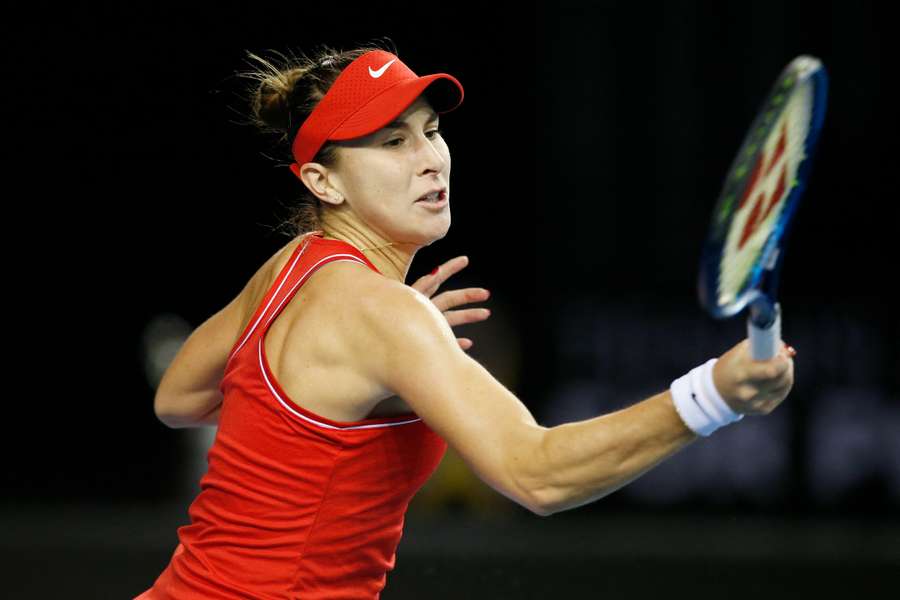 Belinda Bencic bounces Anna Kalinskaya at Adelaide International