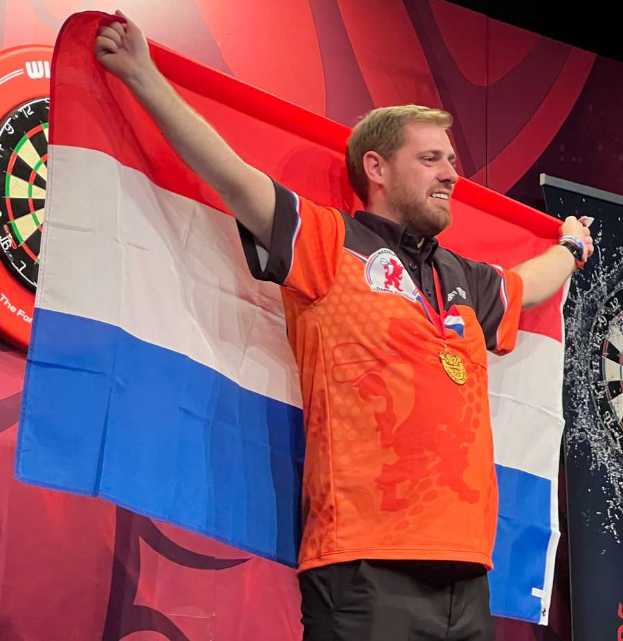 Van Peer na zijn winst op de WDF World Cup singles