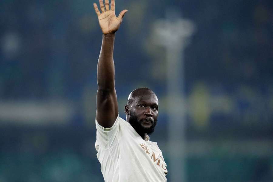 Lukaku future in serious doubt after leaving Napoli management fuming Lukaku future in serious doubt after leaving Napoli management fuming
