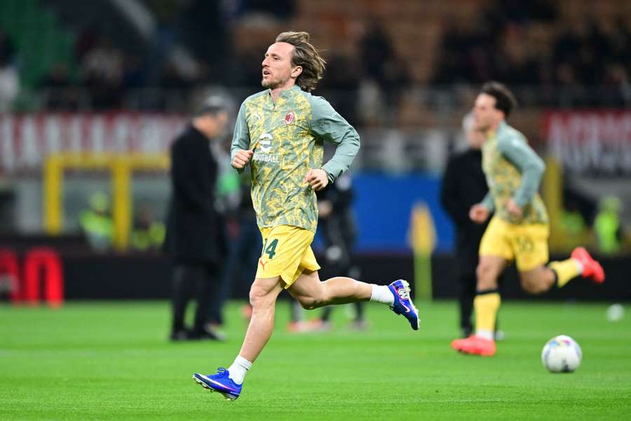AC Milan coach Allegri: We're waiting for Modric's answer