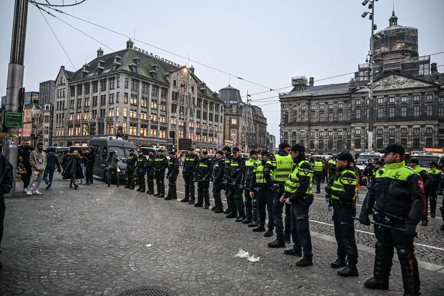 In Amsterdam war die Situation am 7. November 2024 zwischen verschiedenen Fanlagern eskaliert