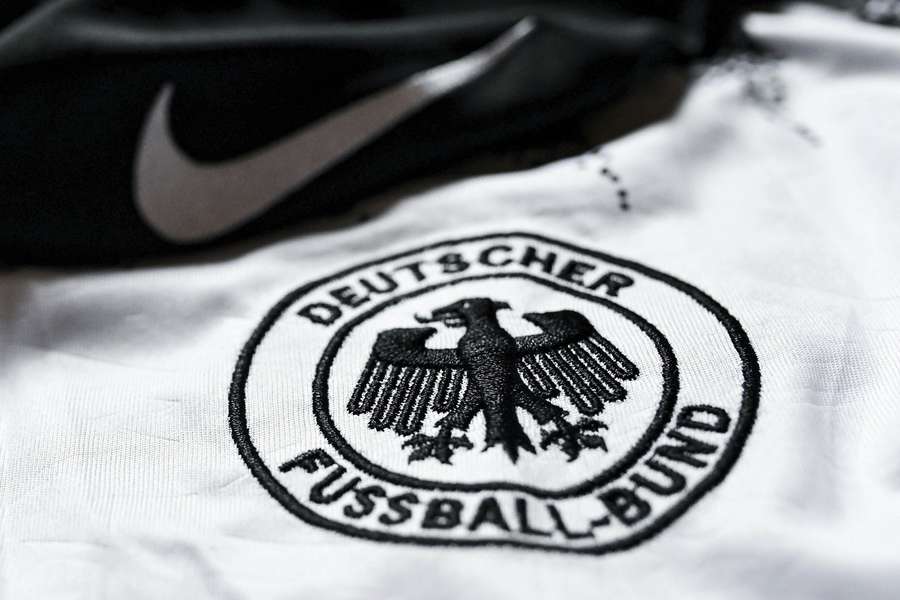 I fremtiden skal man vænne sig til at se Deutscher Fussball-Bund og Nike på samme trøje.