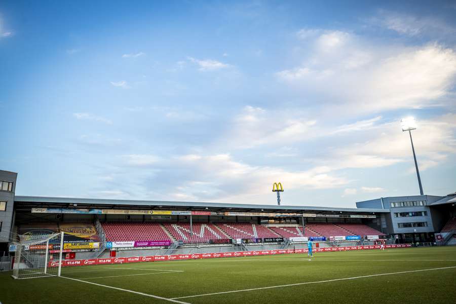 MVV moet zonder geblesseerde spits Koen Kostons de play-offs in