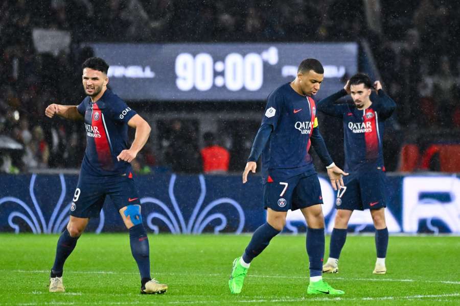 Gonçalo Ramos celebra su gol del sábado con el PSG ante Mbappé y Vitinha