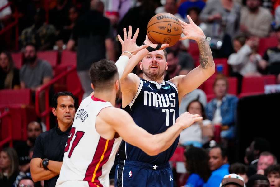 Dončič nastřílel v Miami 42 bodů, Dallas přesto prohrál.