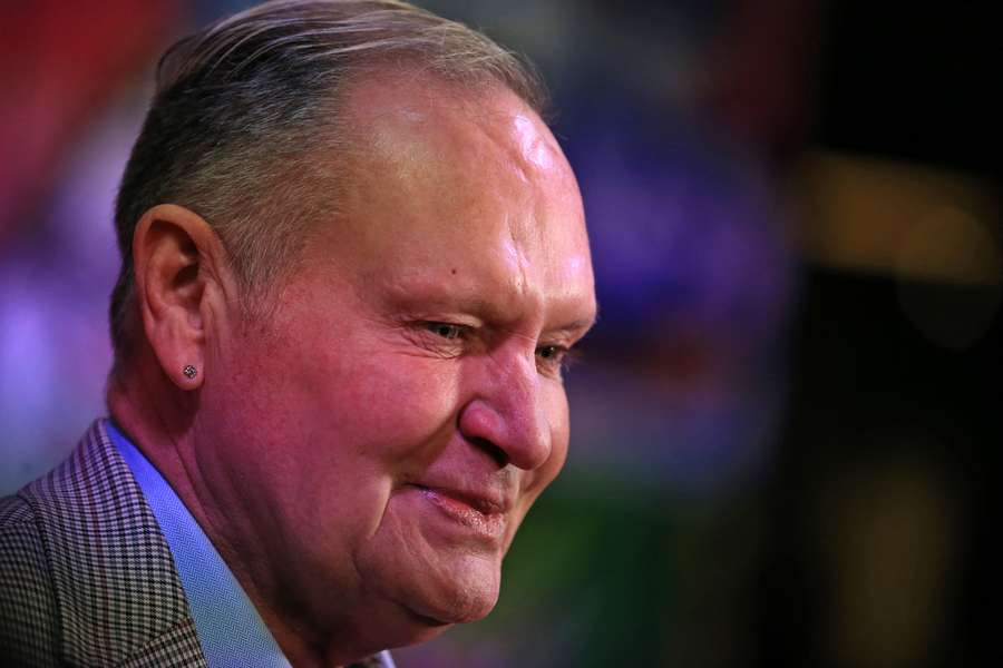 Gascoigne says England must have '11 captains on the pitch'